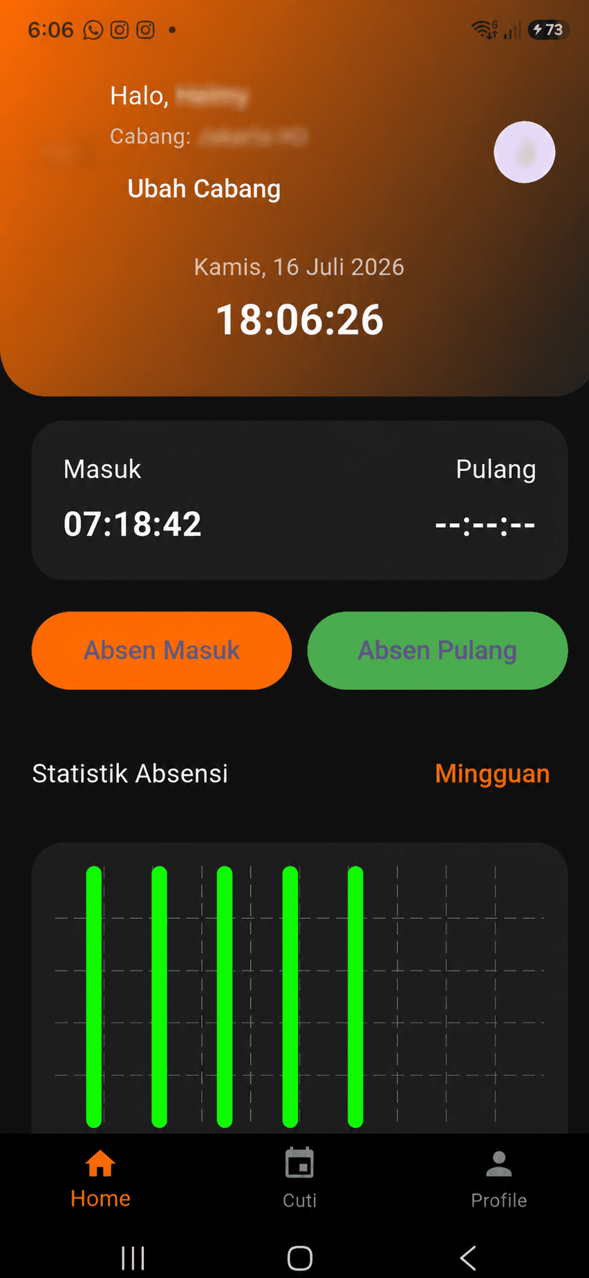 Beranda absensi Android dengan check-in, check-out, dan timestamp